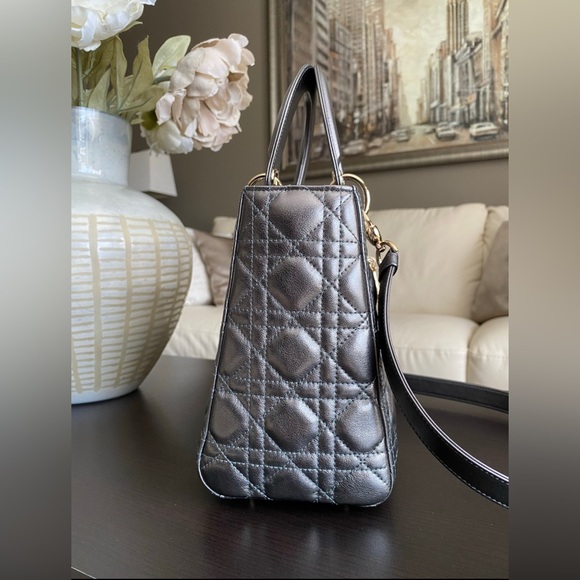 CHRISTIAN DIOR
Metallic Calfskin Cannage Medium Lady Dior
Gunmetal Grey - Picture 2 of 16